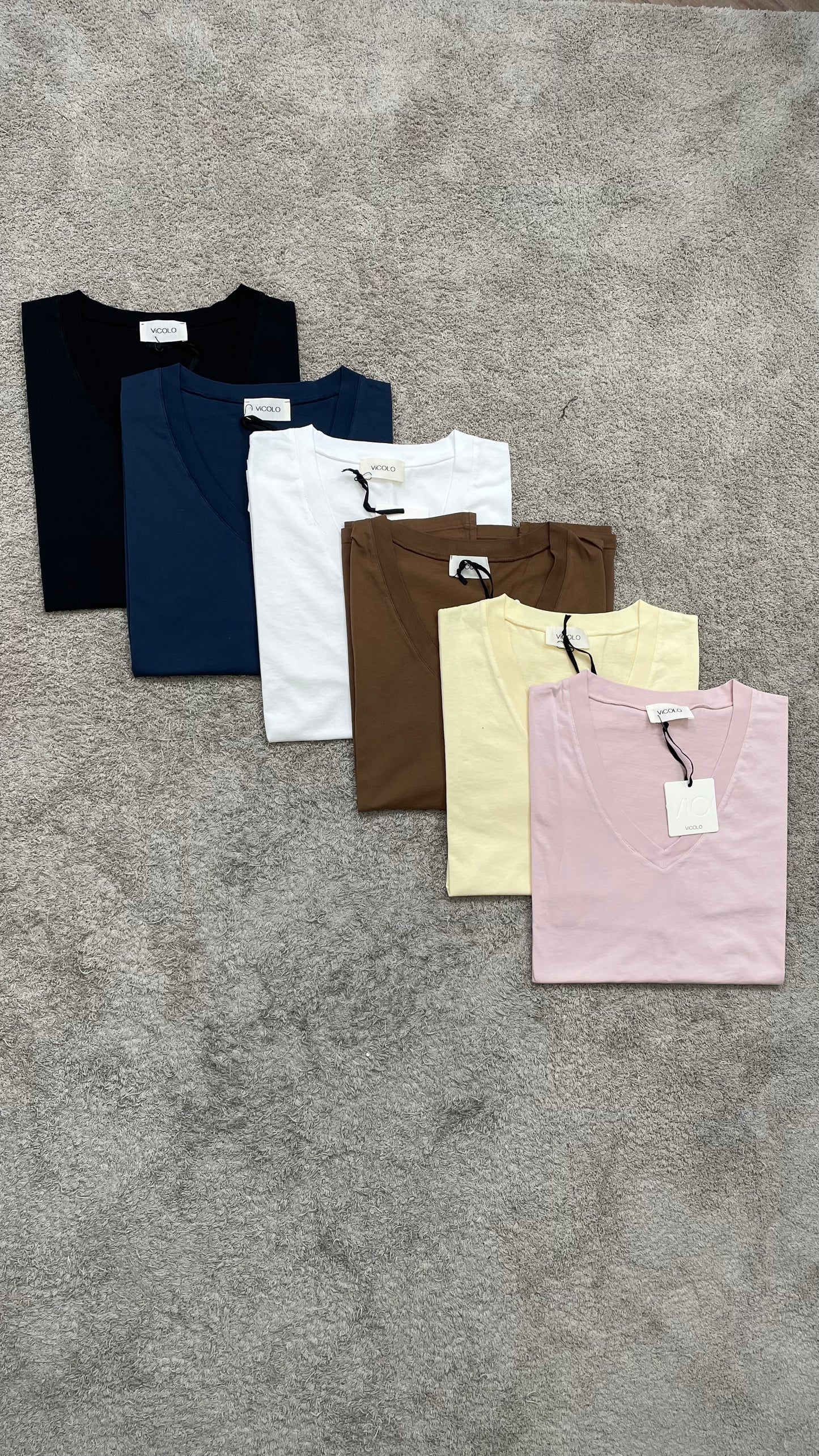 T-shirt scollo a V Vicolo - UAB0251 -