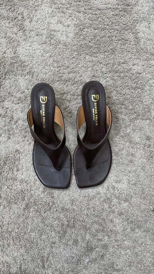 Sandalo sabot infradito con tacco Divine Follie -Shelly Q06-