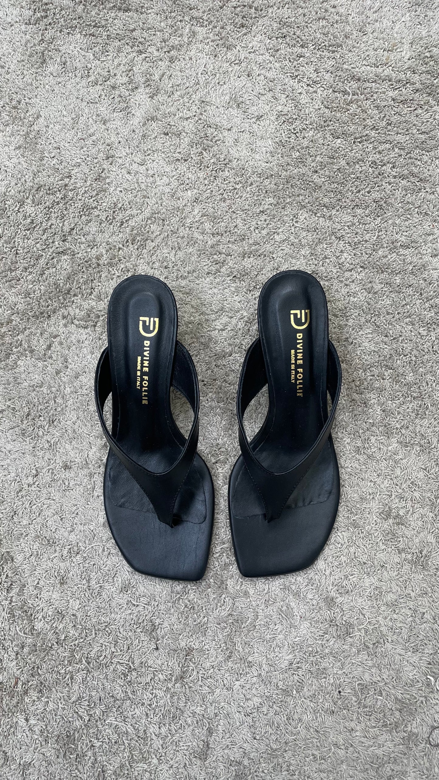 Sandalo sabot infradito con tacco Divine Follie -