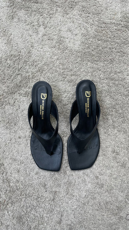 Sandalo sabot infradito con tacco Divine Follie -