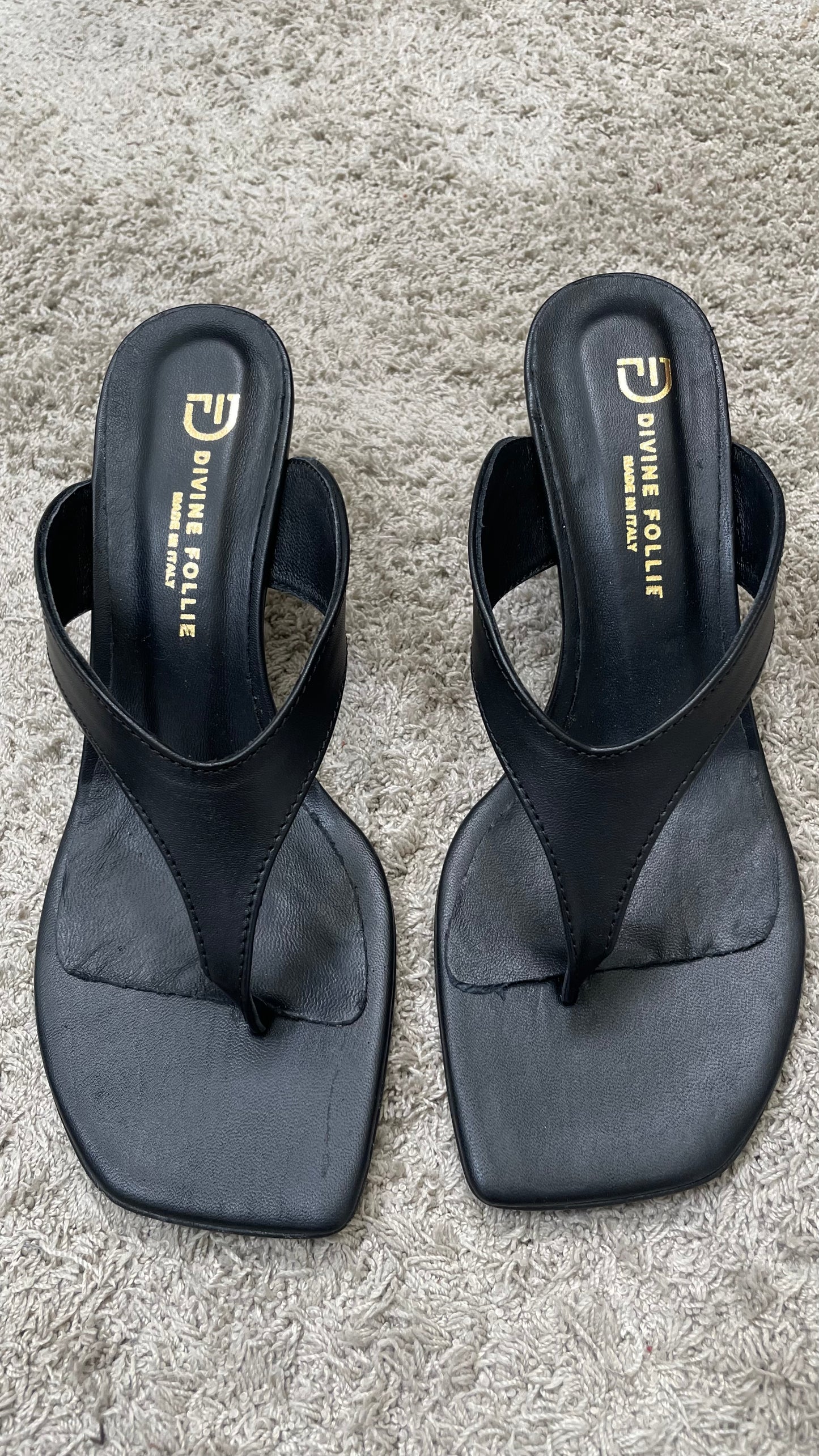 Sandalo sabot infradito con tacco Divine Follie -