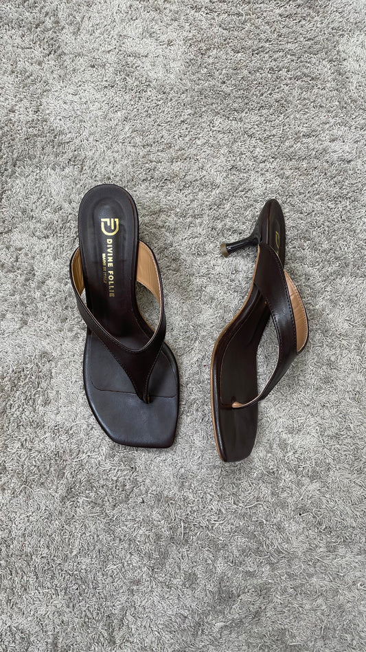 Sandalo sabot infradito con tacco Divine Follie -Shelly Q06-