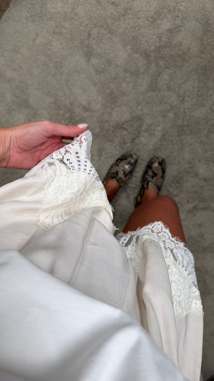 Shorts ViCOLO dettaglio pizzo -TAB1175-