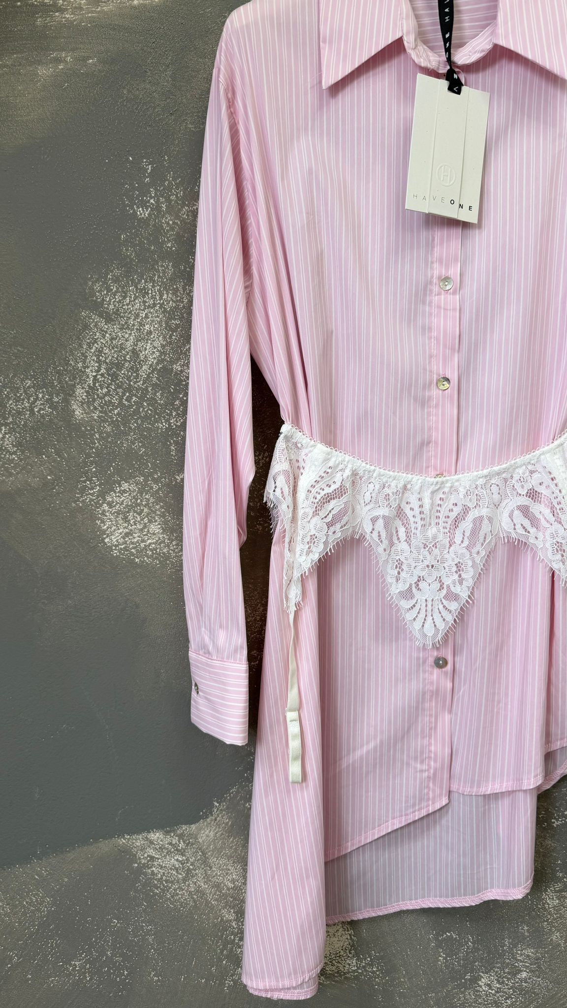 Camicia asimmetrica con giarrettiera -CMA-Q168-